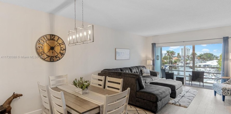 Condominio en Lauderdale-by-the-Sea, Florida, 2 dormitorios  № 1480225