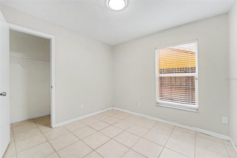 House in Tampa, Florida 3 bedrooms, 136.57 sq.m. № 2111395 - photo 12