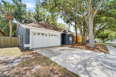 House in Tampa, Florida 3 bedrooms, 136.57 sq.m. № 2111395