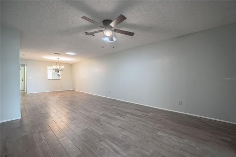 Condominio en venta en Palm Harbor, Florida, 2 dormitorios, 114.27 m2 № 1902425 - foto 11
