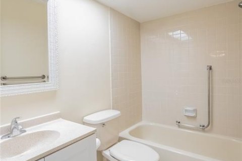 Condominio en venta en Palm Harbor, Florida, 2 dormitorios, 114.27 m2 № 1902425 - foto 24