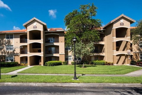Condo in Pembroke Pines, Florida, 1 bedroom  № 1973823 - photo 2