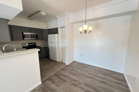 Condo in Pembroke Pines, Florida, 1 bedroom  № 1973823 - photo 5