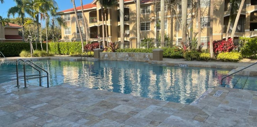 Condo in Pembroke Pines, Florida, 1 bedroom  № 1973823