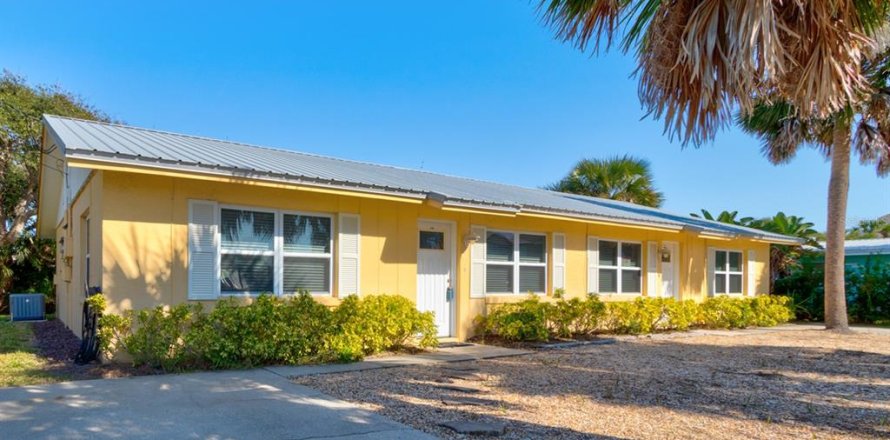 House in New Smyrna Beach, Florida 4 bedrooms, 167.22 sq.m. № 2103403