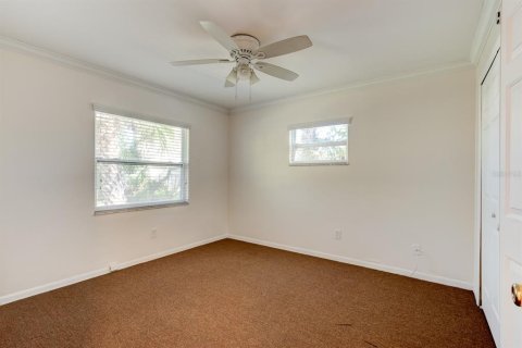 House in New Smyrna Beach, Florida 4 bedrooms, 167.22 sq.m. № 2103403 - photo 19