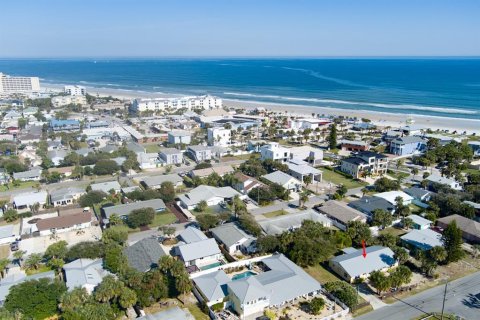 House in New Smyrna Beach, Florida 4 bedrooms, 167.22 sq.m. № 2103403 - photo 27