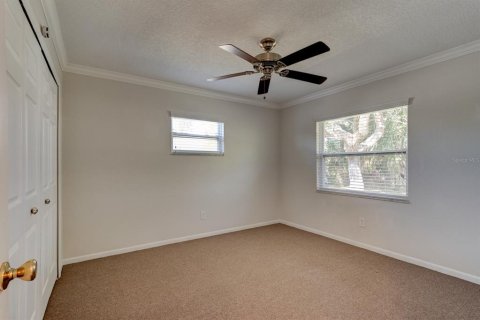 House in New Smyrna Beach, Florida 4 bedrooms, 167.22 sq.m. № 2103403 - photo 9
