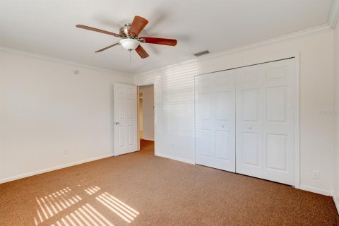 House in New Smyrna Beach, Florida 4 bedrooms, 167.22 sq.m. № 2103403 - photo 17
