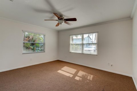 House in New Smyrna Beach, Florida 4 bedrooms, 167.22 sq.m. № 2103403 - photo 16
