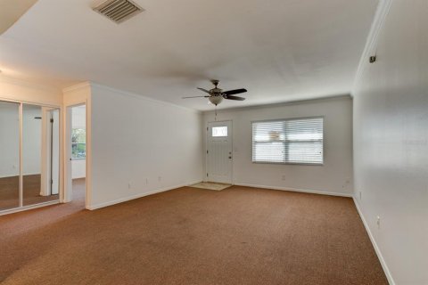 House in New Smyrna Beach, Florida 4 bedrooms, 167.22 sq.m. № 2103403 - photo 14