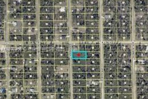 Propiedad comercial en Lehigh Acres, Florida № 2158447