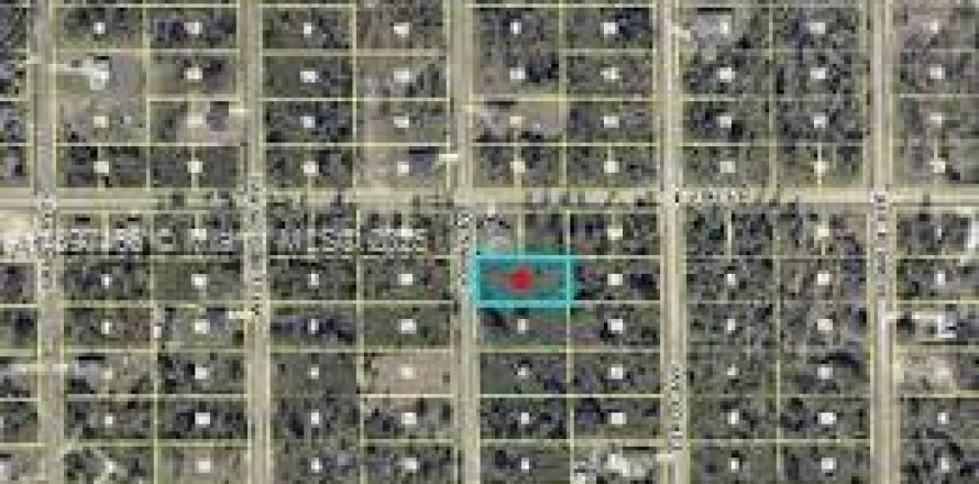 Propiedad comercial en Lehigh Acres, Florida № 2158447