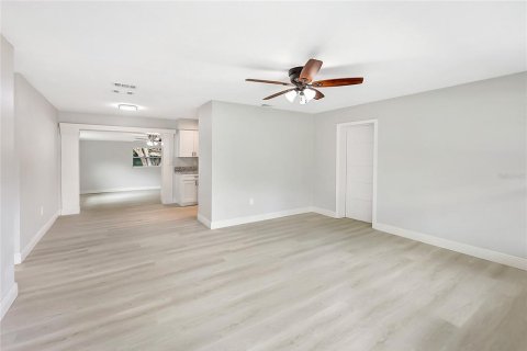 Villa ou maison à vendre à Melbourne, Floride: 3 chambres, 118.17 m2 № 2406702 - photo 4