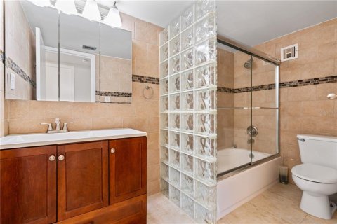 Condo in Tampa, Florida, 1 bedroom № 2394390 - photo 23