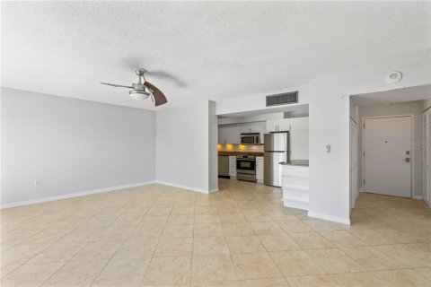 Condo in Tampa, Florida, 1 bedroom № 2394390 - photo 6