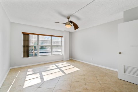 Condo in Tampa, Florida, 1 bedroom № 2394390 - photo 21