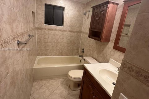 Снять в аренду кондоминиум в Майами, Флорида 2 спальни, 89.65м2, № 1988296 - фото 8