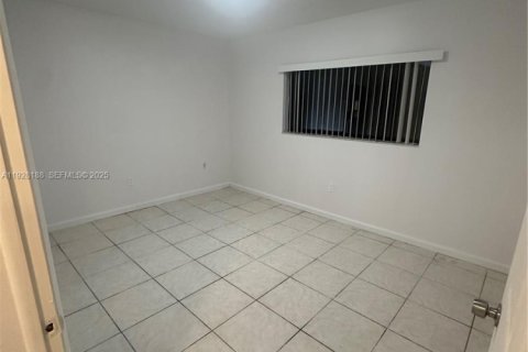 Снять в аренду кондоминиум в Майами, Флорида 2 спальни, 89.65м2, № 1988296 - фото 14