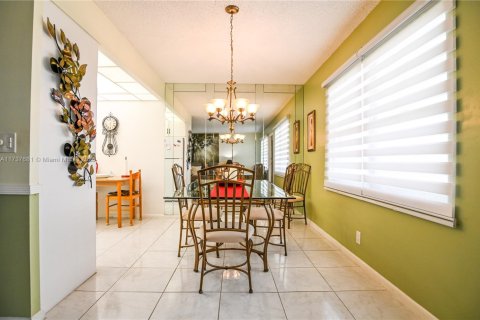 Condominio en venta en Deerfield Beach, Florida, 2 dormitorios, 92.9 m2 № 1935820 - foto 10