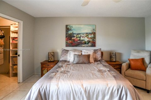Condo in Deerfield Beach, Florida, 2 bedrooms  № 1935820 - photo 19