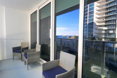 Copropriété à louer à Hollywood, Floride: 2 chambres, 104.05 m2 № 1937019 - photo 3