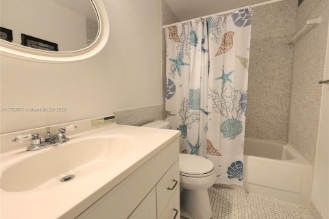 Copropriété à louer à Hollywood, Floride: 2 chambres, 104.05 m2 № 1937019 - photo 15