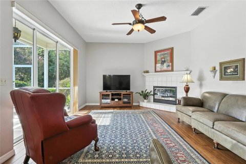 House in Tampa, Florida 3 bedrooms, 188.5 sq.m. № 1884426 - photo 12