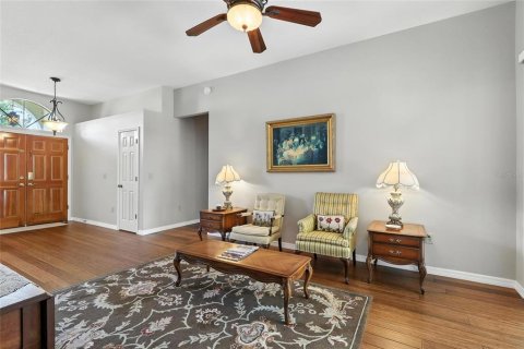 House in Tampa, Florida 3 bedrooms, 188.5 sq.m. № 1884426 - photo 7