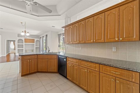 House in Spring Hill, Florida 4 bedrooms, 284.84 sq.m. № 1721442 - photo 26