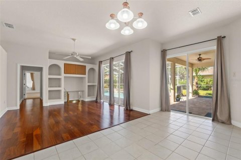 House in Spring Hill, Florida 4 bedrooms, 284.84 sq.m. № 1721442 - photo 27
