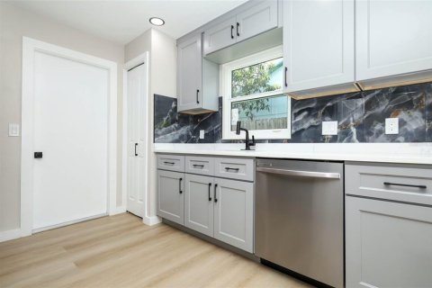 Casa en venta en Maitland, Florida, 3 dormitorios, 107.21 m2 № 2312360 - foto 3