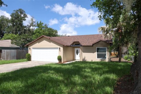 Villa ou maison à Maitland, Floride 3 chambres, 107.21 m2 № 2312360