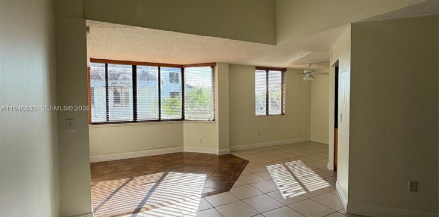 Condo in Miami, Florida, 2 bedrooms  № 2003069