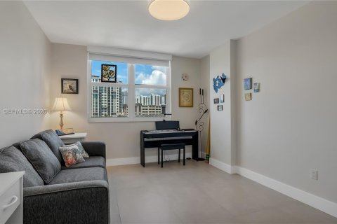 Condo in Sunny Isles Beach, Florida, 2 bedrooms № 2073652 - photo 30
