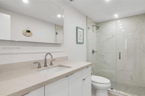 Condo in Sunny Isles Beach, Florida, 2 bedrooms № 2073652 - photo 27