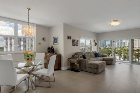 Condo in Sunny Isles Beach, Florida, 2 bedrooms № 2073652 - photo 14