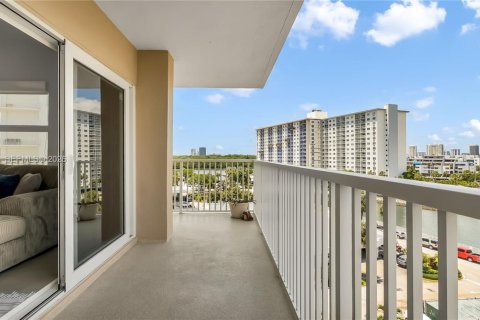 Condo in Sunny Isles Beach, Florida, 2 bedrooms № 2073652 - photo 20