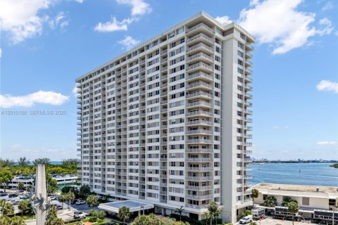 Condo in Sunny Isles Beach, Florida, 2 bedrooms № 2073652 - photo 4