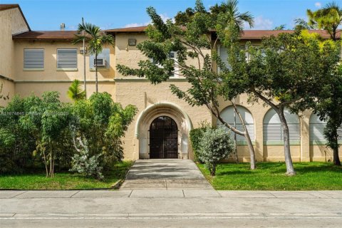 Купить земельный участок в Майами, Флорида № 1955825 - фото 23