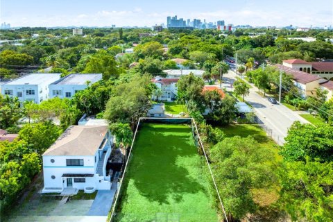 Купить земельный участок в Майами, Флорида № 1955825 - фото 6