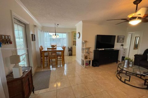 Condominio en venta en Hallandale Beach, Florida, 2 dormitorios, 78.78 m2 № 1875488 - foto 6