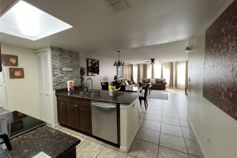 Condo in Kissimmee, Florida, 3 bedrooms  № 1549414 - photo 16