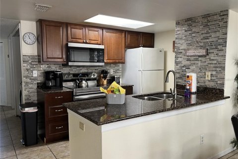 Condo in Kissimmee, Florida, 3 bedrooms  № 1549414 - photo 10