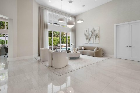 House in Boca Raton, Florida 5 bedrooms, 350.06 sq.m. № 2251537 - photo 9