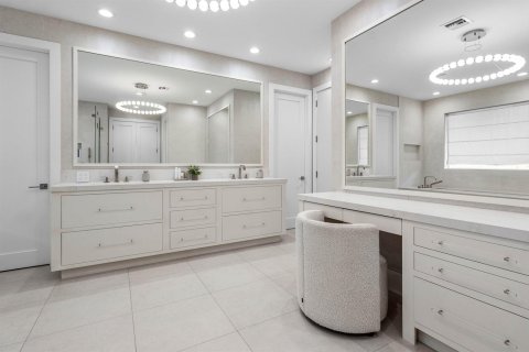 House in Boca Raton, Florida 5 bedrooms, 350.06 sq.m. № 2251537 - photo 28