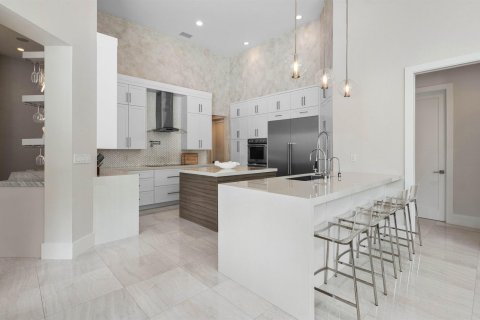 House in Boca Raton, Florida 5 bedrooms, 350.06 sq.m. № 2251537 - photo 16