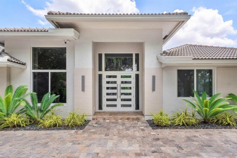House in Boca Raton, Florida 5 bedrooms, 350.06 sq.m. № 2251537 - photo 4