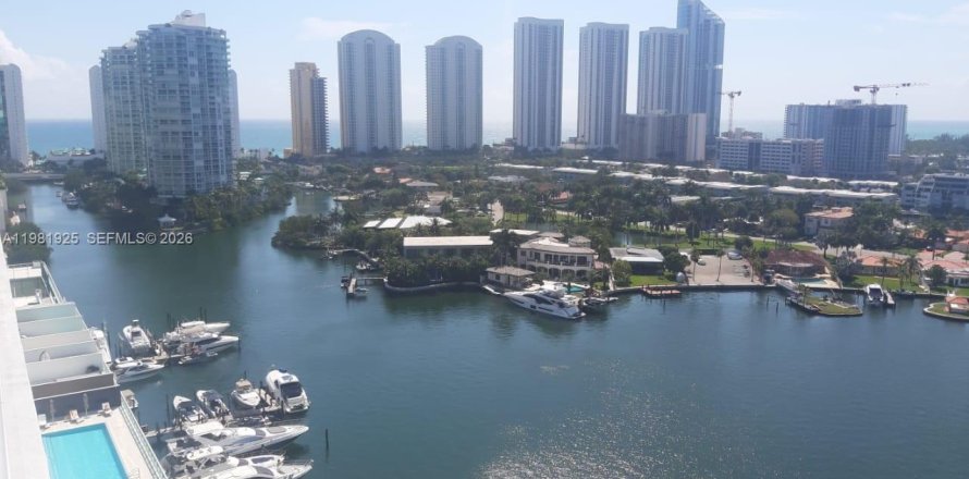 Condo à Sunny Isles Beach, Floride, 3 chambres  № 2043171