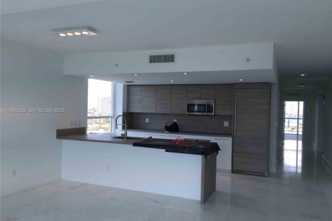 Copropriété à louer à Sunny Isles Beach, Floride: 3 chambres, 156.82 m2 № 2043171 - photo 9